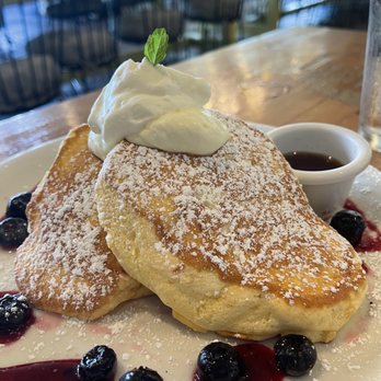 Cream Pot - Blueberry soufflé pancakes - Breakfast & Brunch Near Me - Honolulu, Hawaii Cream Pot - Blueberry soufflé pancakes - Breakfast & Brunch Near Me - Honolulu, Hawaii