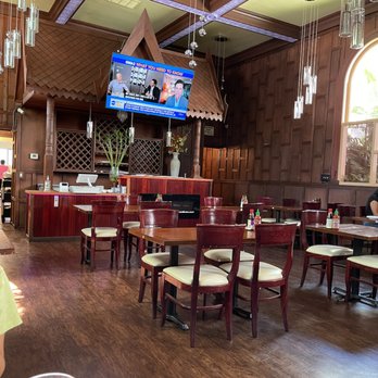 Pho Tasty - Restaurant overview - one of two tvs - they usually have sports on - Vietnamese Near Me - Davis, California
