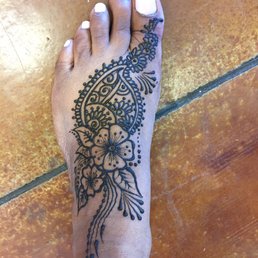 Excellent foot Henna done by Sayeh!!!!