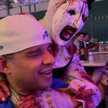 Halloween Horror Nights - Art the Clown interacting with us dinner dinner - Haunted Houses Near Me - Los Angeles, California Halloween Horror Nights - Art the Clown interacting with us dinner dinner - Haunted Houses Near Me - Los Angeles, California