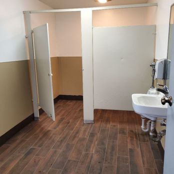 Baron's Construction Services - New commercial bathroom T.I. - General Contractors Near Me