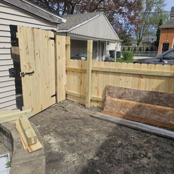 Ergeon - The forgotten to cut down post - Fences & Gates Near Me - Chicago, Illinois