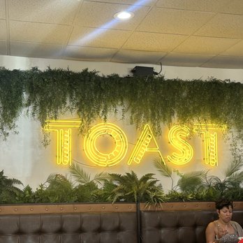 Toast on Lenox - Inside decor - Breakfast & Brunch Near Me - Atlanta, Georgia Toast on Lenox - Inside decor - Breakfast & Brunch Near Me - Atlanta, Georgia