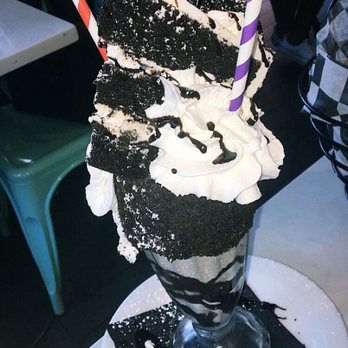 Brownstone Pancake Factory - Oreo Cake milkshake - Breakfast & Brunch Near Me - Edgewater, New Jersey