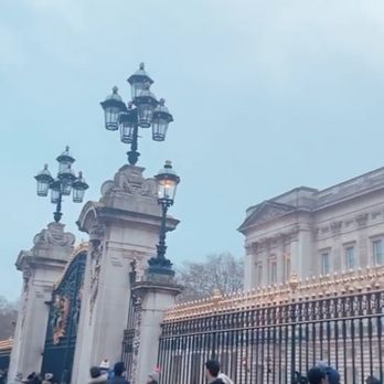 Buckingham Palace - Landmarks & Historical Buildings Near Me - London, XGL Buckingham Palace - Landmarks & Historical Buildings Near Me - London, XGL