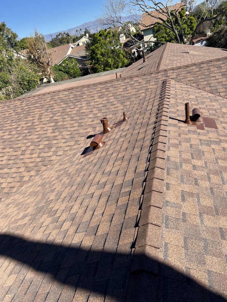 Slide of El Puma Roofing