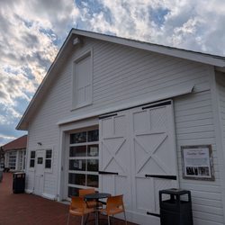 Smoke Worx exterior