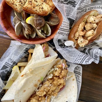 DJ's Clam Shack - Seafood Near Me - Key West, Florida