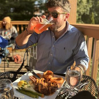 Parkway Grille - He always tried the specials & they are always excellent. - American Near Me - Floyd, Virginia
