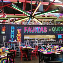 El Camino Cantina - Quiet place with loud colours.
