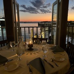 Woods Hole Island Tours - Landfall for dinner!