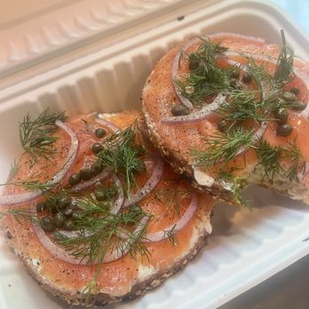 Apollo Bagels - Everything bagel smoked salmon - Bagels Near Me - New York, New York Apollo Bagels - Everything bagel smoked salmon - Bagels Near Me - New York, New York
