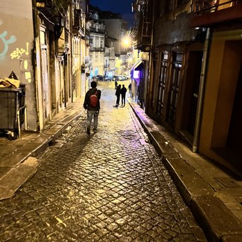 Cervejaria Gazela - surrounding street - Hot Dogs Near Me - Porto, 13