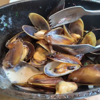Imperfecto - Pot of mussels - Cocktail Bars Near Me - Washington, DC, District of Columbia