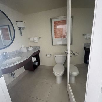 Renaissance Boston Seaport District - Hotels Near Me - Boston, Massachusetts