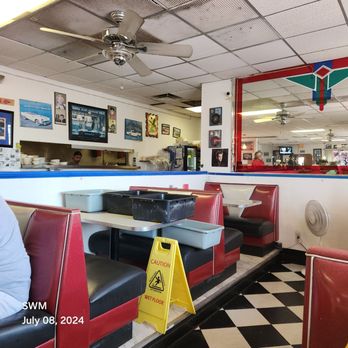 Americana 50s Diner - Diners Near Me - Holiday, Florida Americana 50s Diner - Diners Near Me - Holiday, Florida