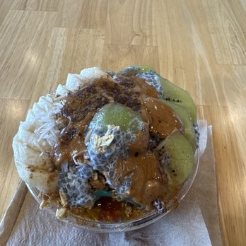 Island Bodega - Açaí Custom Bowl - Acai Bowls Near Me - Westminster, California