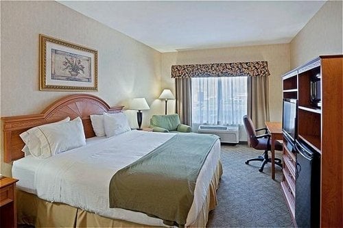 Photo of Holiday Inn Express Bothell - Bothell, WA, US.