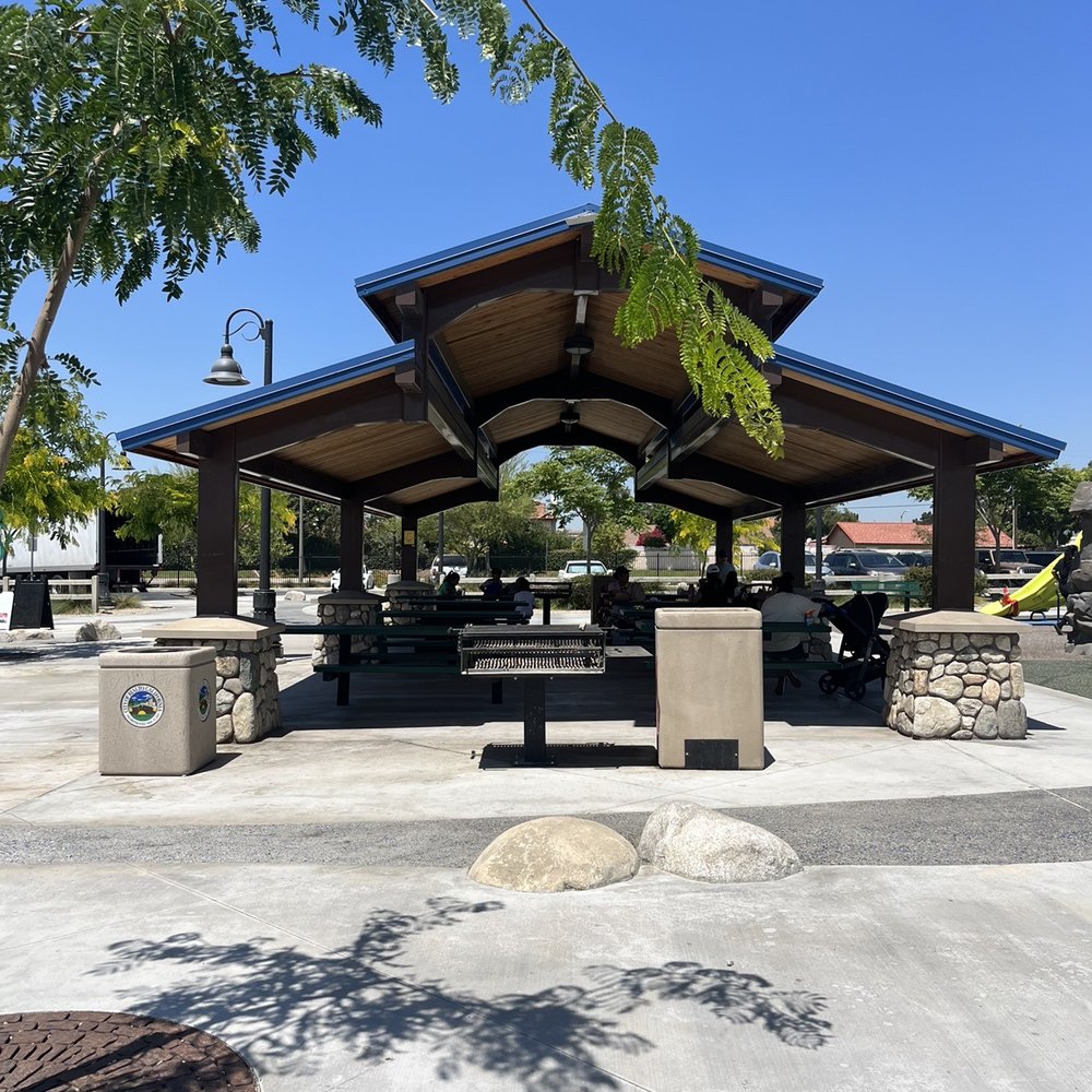 Joe Sampson Park - Large shaded open area with picnic tables - Parks Near Me - Rialto, California Joe Sampson Park - Large shaded open area with picnic tables - Parks Near Me - Rialto, California