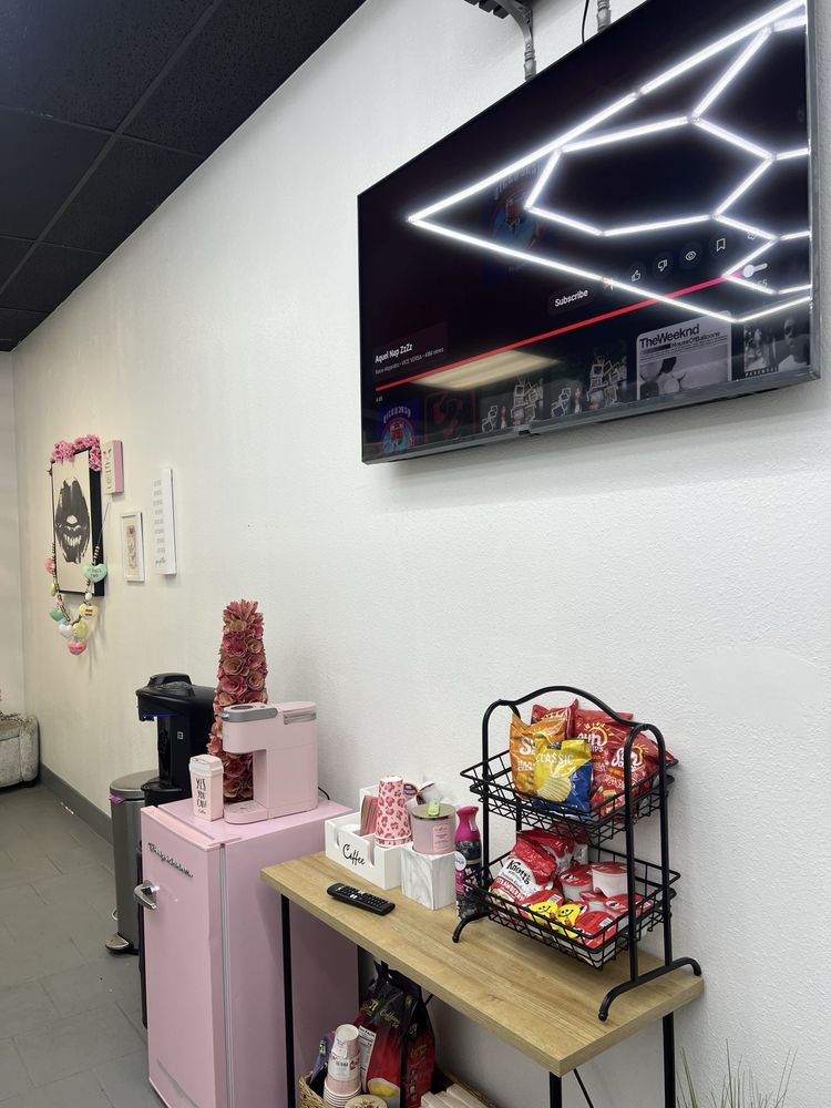 Skylish Aesthetics Logo