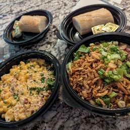 Pulled Pork BBQ Mac & Cheese Duo Pulled Pork BBQ Mac & Cheese Duo