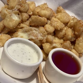 Yard House - Wisconsin Wisconsin Fried Cheese Curds - New American Near Me - Sarasota, Florida Yard House - Wisconsin Wisconsin Fried Cheese Curds - New American Near Me - Sarasota, Florida