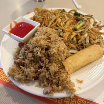 Chinnie's Kitchen - Daily Special with Chicken Chow Mein and Fried Rice! - Chinese Near Me - Everett, Washington Chinnie's Kitchen - Daily Special with Chicken Chow Mein and Fried Rice! - Chinese Near Me - Everett, Washington
