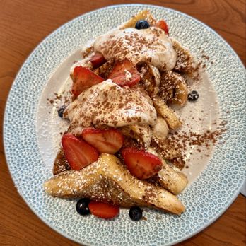 HolyBelly - French Toast with Fruit and Tiramisu - Breakfast & Brunch Near Me - Grover Beach, California