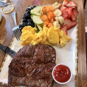 Madres Brunch - Steak and eggs - Breakfast & Brunch Near Me - Whittier, California
