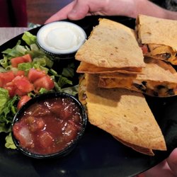 Damon's Sports Bar & Grill - Quesadilla