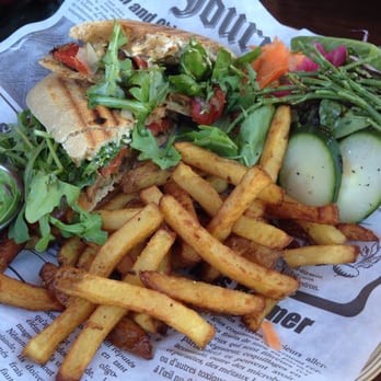 L'Epicerie-Cafe Dunham - Panini Légumes Grillés - Cafes Near Me - Dunham, Quebec L'Epicerie-Cafe Dunham - Panini Légumes Grillés - Cafes Near Me - Dunham, Quebec