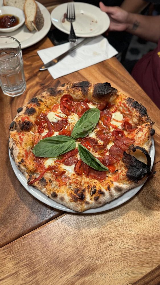 Bob's Pizza Tour Bob's Pizza Tour