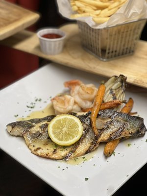 La Lanterna Restaurant Wine & Beer Garden by null