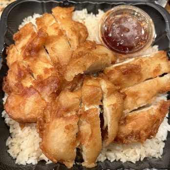 Krua Thai Restaurant - Fried chicken over rice - Thai Near Me - North Hollywood, California Krua Thai Restaurant - Fried chicken over rice - Thai Near Me - North Hollywood, California
