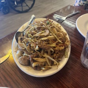 King Wah - Mooshu Pork - Chinese Near Me - Rocky River, Ohio