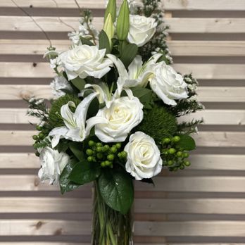 Blossoms On The Square - Flowers by the Blossoms team - Florists Near Me - Alvarado, Texas