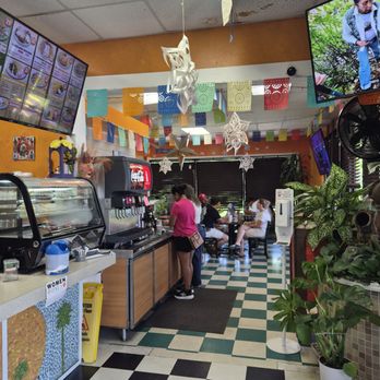 Los Angeles Burrito - Drink area and front of dining - Mexican Near Me - Alabaster, Alabama Los Angeles Burrito - Drink area and front of dining - Mexican Near Me - Alabaster, Alabama
