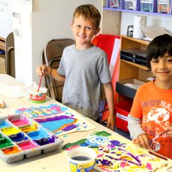Giddens School - 2nd and 3rd graders in art class