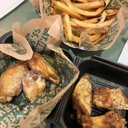 Garlic parm wings & Lemon Pepper wings Garlic parm wings & Lemon Pepper wings