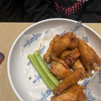 Silver Diner - Old Bay Wings, no sauce - Diners Near Me - Baltimore, Maryland Silver Diner - Old Bay Wings, no sauce - Diners Near Me - Baltimore, Maryland