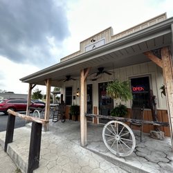 Buck's Grill - Outside of restaurant