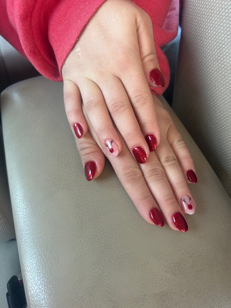 Discount Nails & Spa Logo