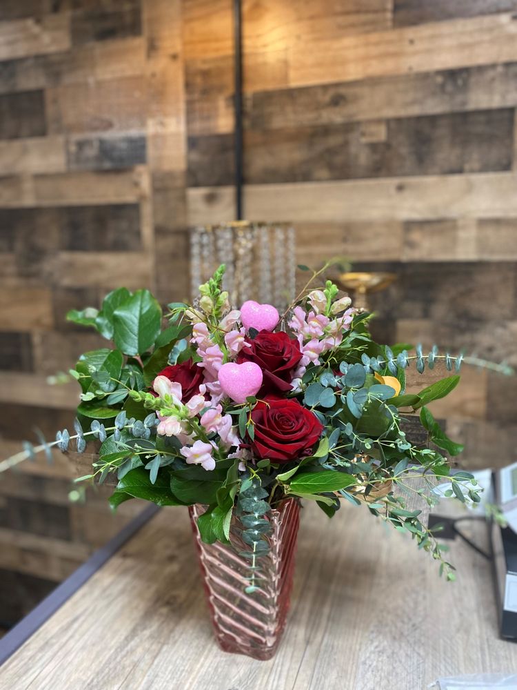 GRACIE’S PETALS Updated August 2024 31 Photos 27W221 Geneva Rd