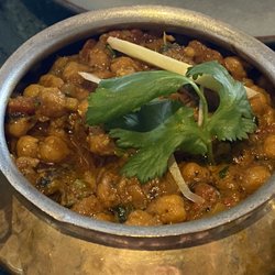 Listen To Baljit - Punjabi chana masala - 199Kr.  Really tasty. Ordered extra-hot, came out medium spice. Bit heavy on the oil, typical style.