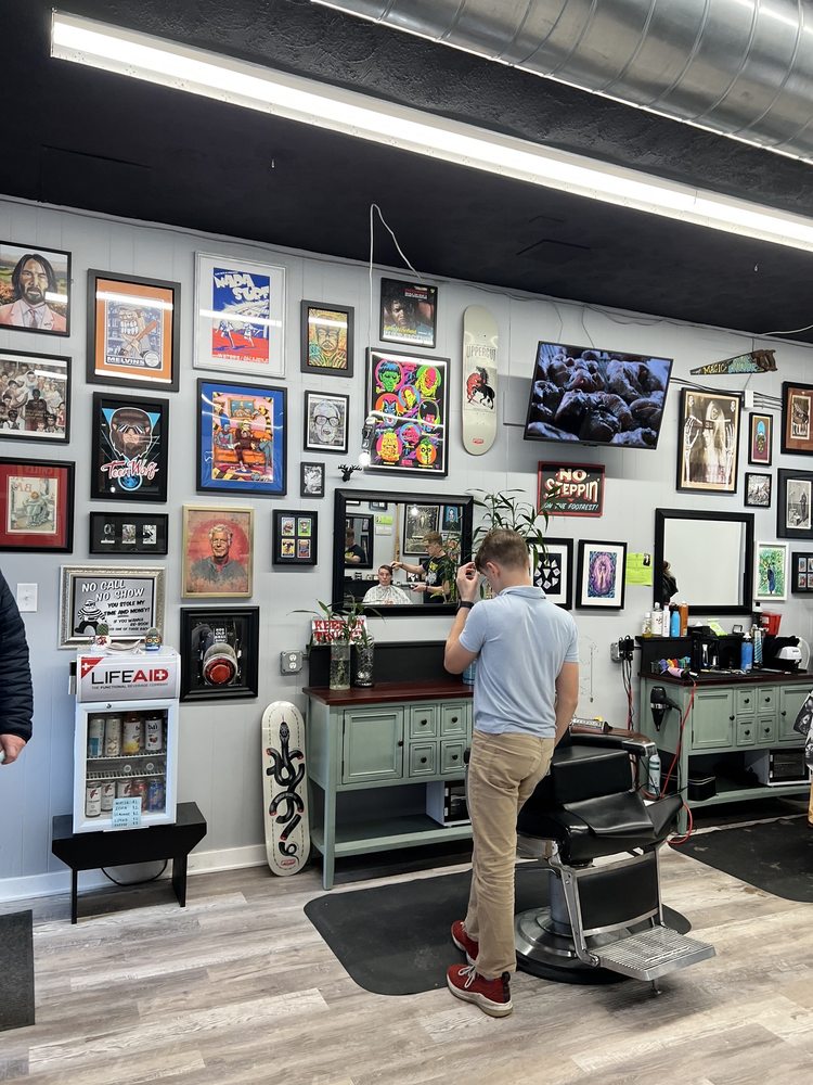 Arny's Barbershop Logo