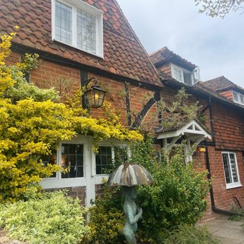 Kinghams Restaurant - Main entrance - British Near Me - Guildford, SRY