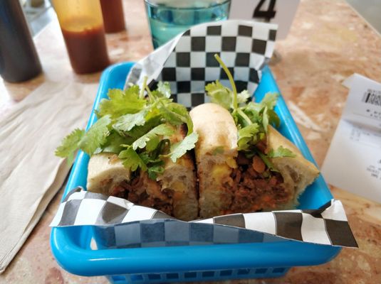 Le Petit Sao PSC (Pointe-Saint-Charles) by null