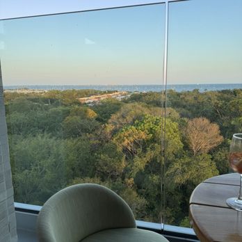 Level 6 - View - Lounges Near Me - Miami, Florida Level 6 - View - Lounges Near Me - Miami, Florida