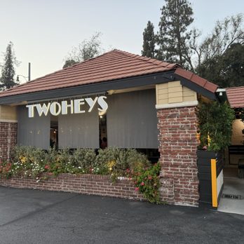 Twohey’s Restaurant - New American Near Me - South Pasadena, California Twohey’s Restaurant - New American Near Me - South Pasadena, California