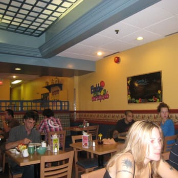 Cora - Breakfast & Brunch Near Me - Montreal, Quebec